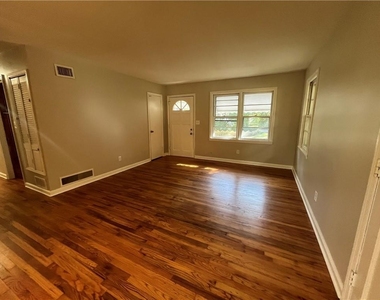 1148 Center Street Sw - Photo Thumbnail 2