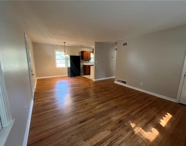 1148 Center Street Sw - Photo Thumbnail 3