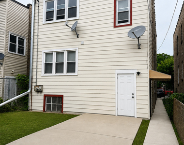 4925 W Henderson Street - Photo Thumbnail 8