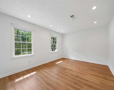 5132 Willow Point Parkway - Photo Thumbnail 19