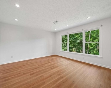 5132 Willow Point Parkway - Photo Thumbnail 21