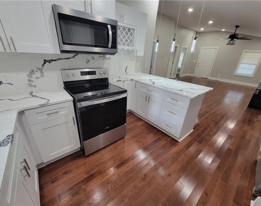 768 Fourth Street - Photo Thumbnail 22