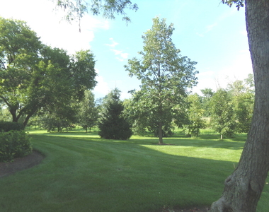 1027 Auburn Lane - Photo Thumbnail 2
