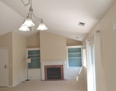 1027 Auburn Lane - Photo Thumbnail 12