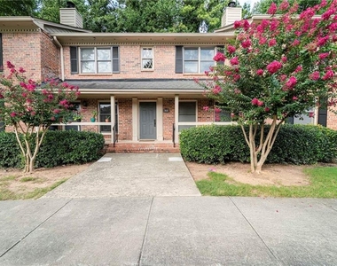 1831 Briarcliff Circle Ne - Photo Thumbnail 9