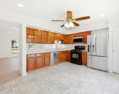 1320 Burns Drive - Photo Thumbnail 9