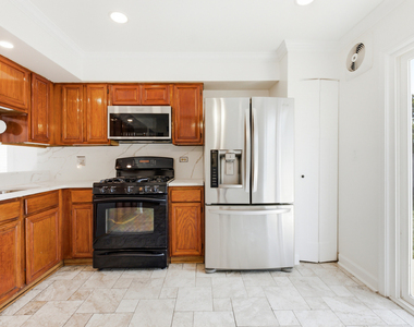1320 Burns Drive - Photo Thumbnail 10