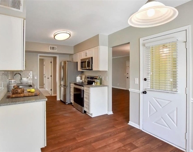 1831 Briarcliff Circle Ne - Photo Thumbnail 3