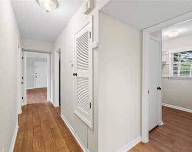 1831 Briarcliff Circle Ne - Photo Thumbnail 5
