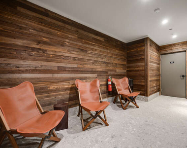 1257 N Ashland Avenue - Photo Thumbnail 2