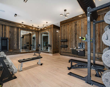 1257 N Ashland Avenue - Photo Thumbnail 6