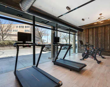 1257 N Ashland Avenue - Photo Thumbnail 4