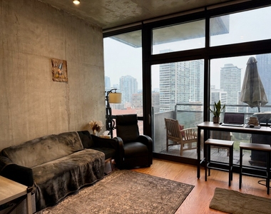 235 W Van Buren Street - Photo Thumbnail 3