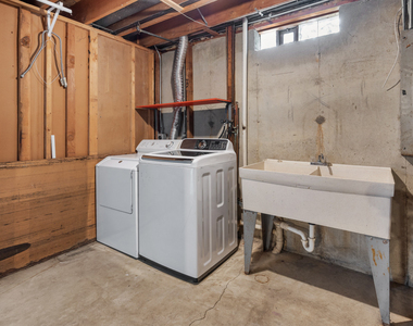2720 N Bayview Lane - Photo Thumbnail 28