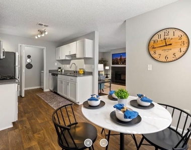 8085 Adair Lane - Photo Thumbnail 5