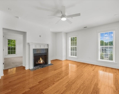 2360 Logan Circle Ne - Photo Thumbnail 19