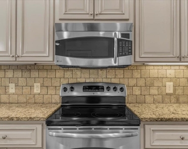 2360 Logan Circle Ne - Photo Thumbnail 15