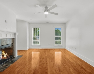 2360 Logan Circle Ne - Photo Thumbnail 22