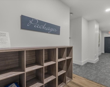 2360 Logan Circle Ne - Photo Thumbnail 7