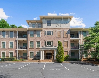 2360 Logan Circle Ne - Photo Thumbnail 2