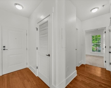 2360 Logan Circle Ne - Photo Thumbnail 31