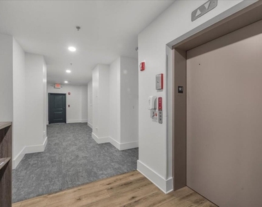 2360 Logan Circle Ne - Photo Thumbnail 8