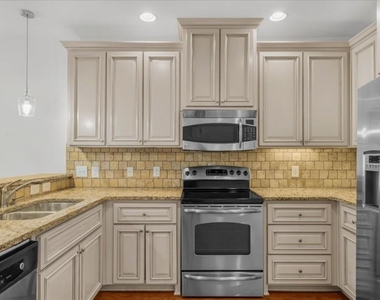 2360 Logan Circle Ne - Photo Thumbnail 14