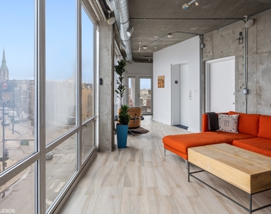 3110 N Greenview Avenue - Photo Thumbnail 5