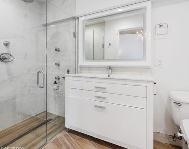 3110 N Greenview Avenue - Photo Thumbnail 8