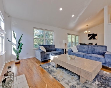 121 Commons Court - Photo Thumbnail 7