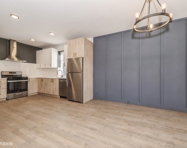 2620 W Rice Street - Photo Thumbnail 3