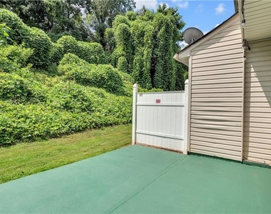 2827 Creek Bottom Court - Photo Thumbnail 26