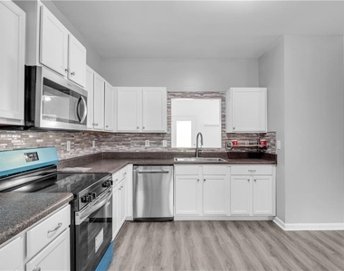 2827 Creek Bottom Court - Photo Thumbnail 13