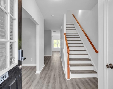 2827 Creek Bottom Court - Photo Thumbnail 2