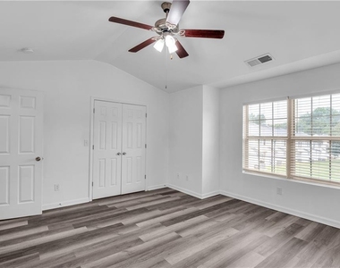 2827 Creek Bottom Court - Photo Thumbnail 14