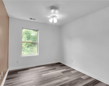 2827 Creek Bottom Court - Photo Thumbnail 17