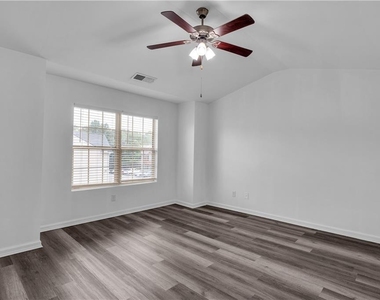 2827 Creek Bottom Court - Photo Thumbnail 24