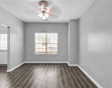 2827 Creek Bottom Court - Photo Thumbnail 11