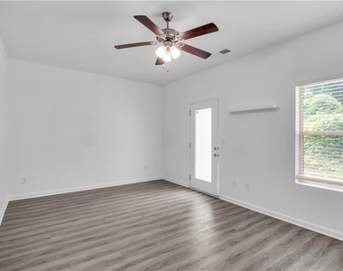 2827 Creek Bottom Court - Photo Thumbnail 19
