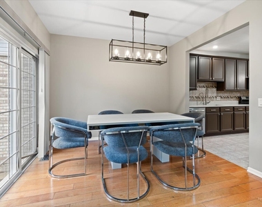 126 Bay Drive - Photo Thumbnail 3