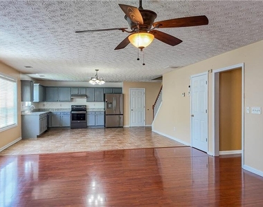 2760 Rusticwood Drive - Photo Thumbnail 8