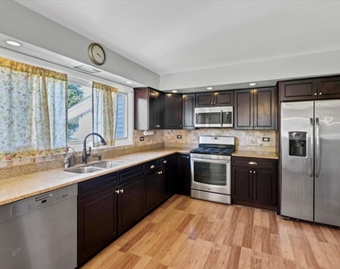 1719 W Lexington Drive - Photo Thumbnail 18