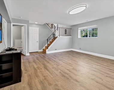 1719 W Lexington Drive - Photo Thumbnail 13