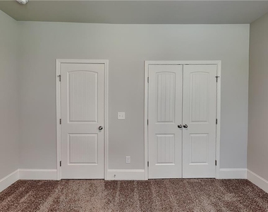 6945 Daylily Lane - Photo Thumbnail 13