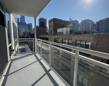 757 N Orleans Street - Photo Thumbnail 12