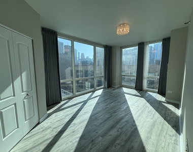 757 N Orleans Street - Photo Thumbnail 9