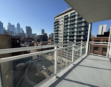 757 N Orleans Street - Photo Thumbnail 13