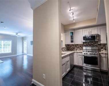 3275 Ne Lenox Road Ne - Photo Thumbnail 4