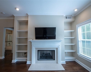 3275 Ne Lenox Road Ne - Photo Thumbnail 9