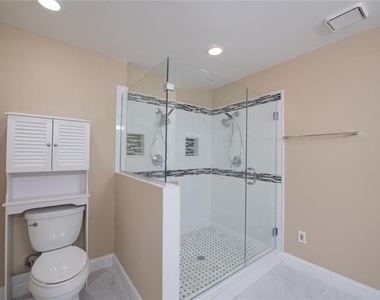 3275 Ne Lenox Road Ne - Photo Thumbnail 13